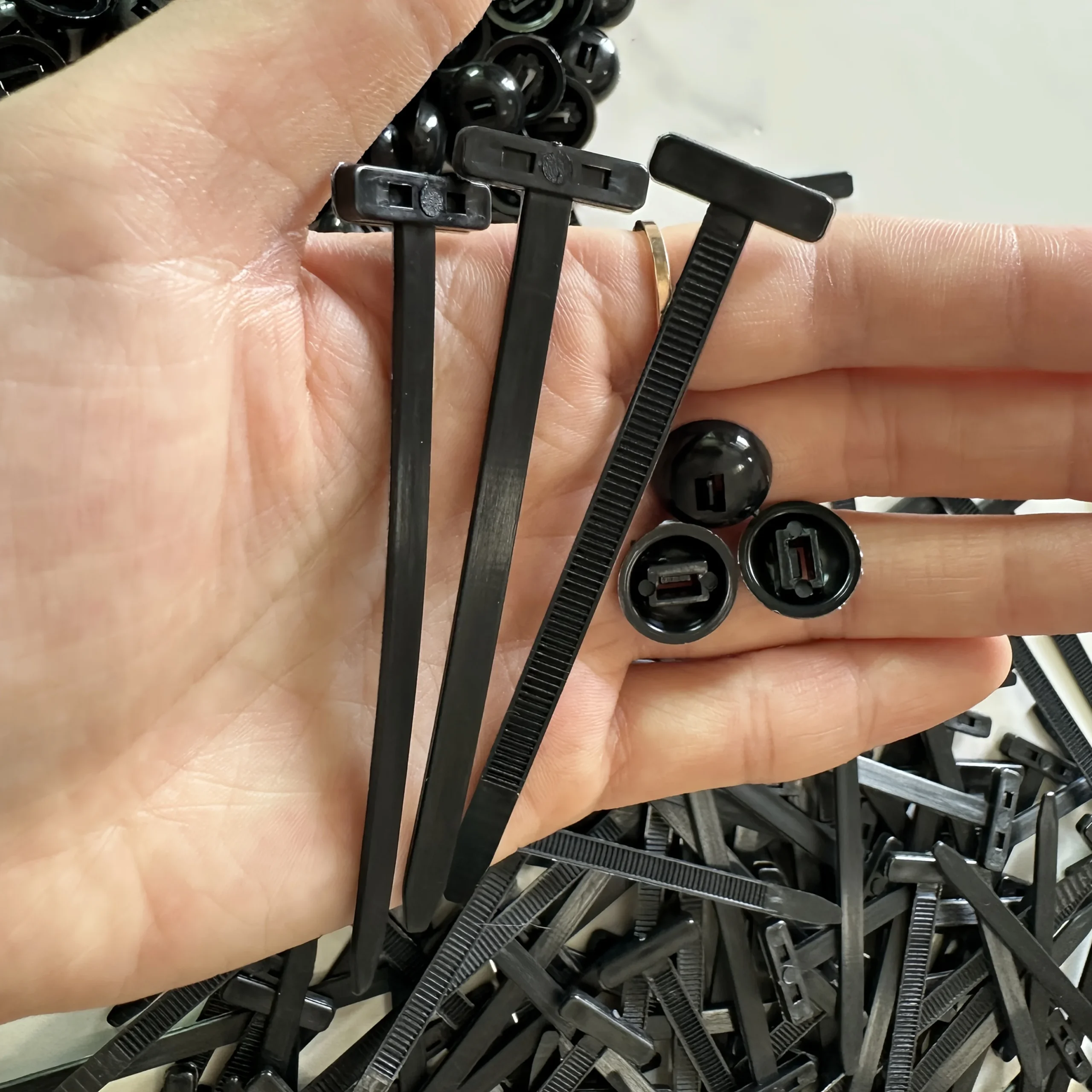 Bulk Nylon Cable Ties with Push Clips 5 Bulk Nylon Cable Ties with Push Clips - Image 5