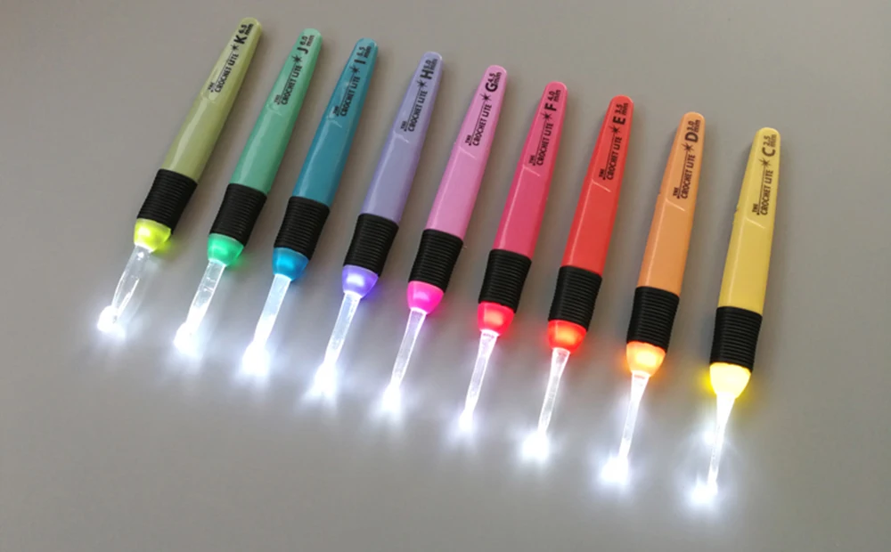 LED Crochet Hook 2–6.5 mm Lighted Handle 6 LED Crochet Hook 2–6.5 mm Lighted Handle - Image 6